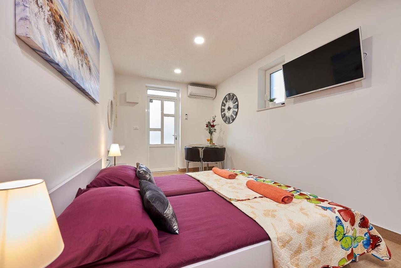 Studio Apartment Bascan Trogir Buitenkant foto