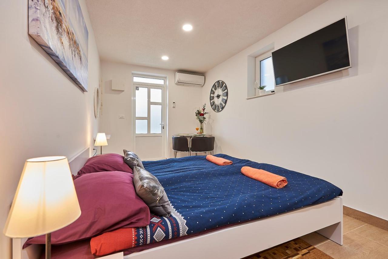 Studio Apartment Bascan Trogir Buitenkant foto